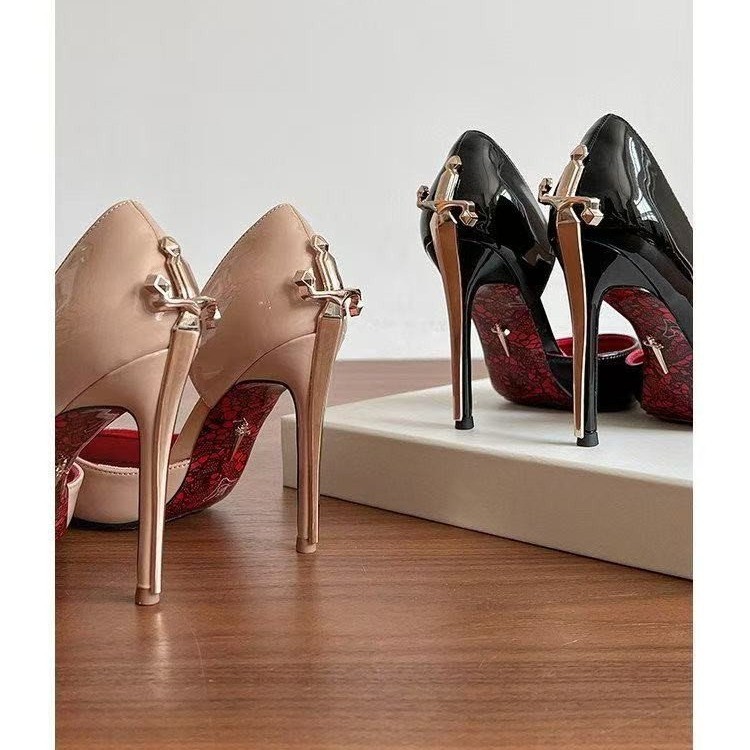 Patent Leather Pump - Kadınlar için Yanları Boş Altın Asa