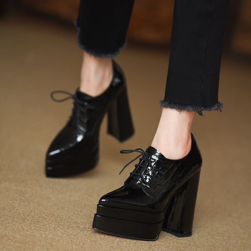 Sivri Burunlu Askılı Yüksek To - Patent Leather Pump incelemesi ve fiyatı