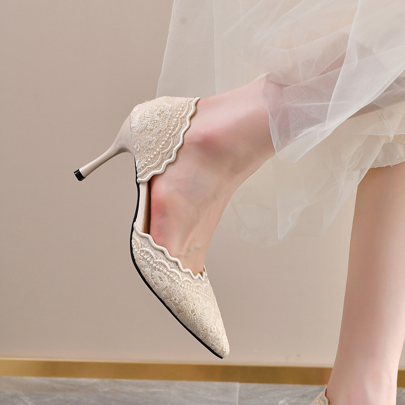 Dantelli Sivri Burunlu Yüksek  - Women Shoes With Heels incelemesi ve fiyatı